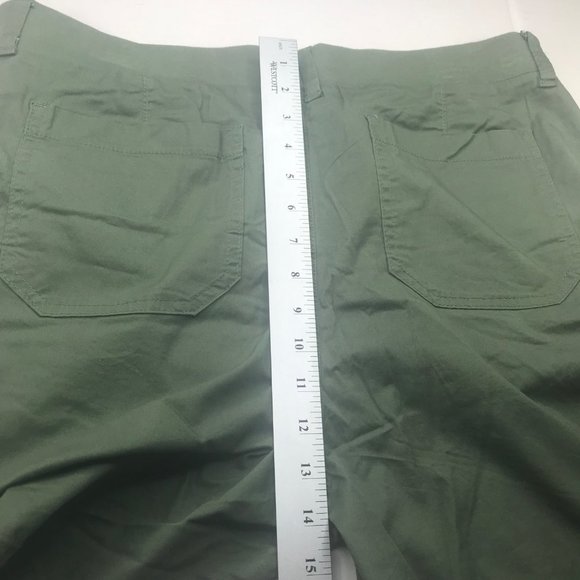 Lee Women's 18M Midrise Bermuda Regular Fit Moss Green Utility Short New - Picture 12 of 12